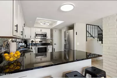 7802 E Mackenzie Drive, Scottsdale, AZ 85251 - Photo 10