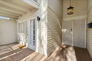 7802 E MacKenzie Dr, Scottsdale, AZ 85251 - Photo 2