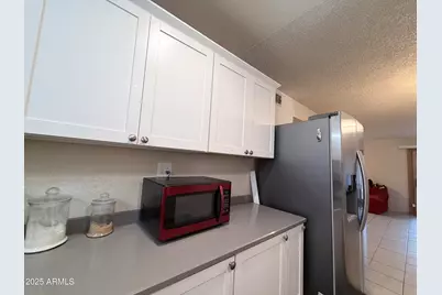 5046 W New World Drive, Glendale, AZ 85302 - Photo 10