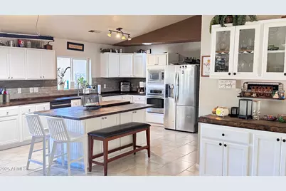 19549 E Scenic Loop Road E, Black Canyon City, AZ 85324 - Photo 8