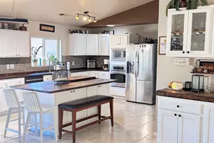 19549 E Scenic Loop Road E, Black Canyon City, AZ 85324 - Photo 8