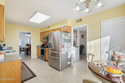 11165 W Cameo Drive, Sun City, AZ 85351 - Photo 2