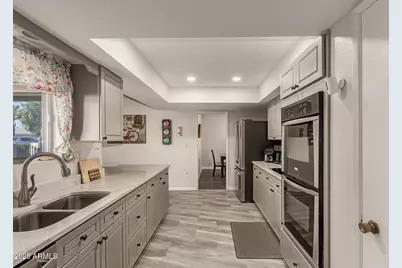 13610 N Hawthorn Drive, Sun City, AZ 85351 - Photo 2