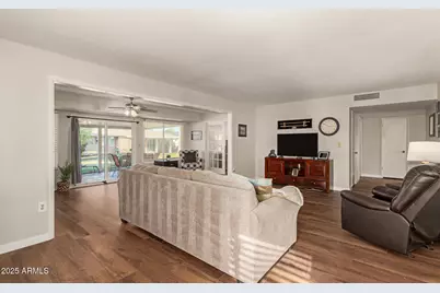 13610 N Hawthorn Drive, Sun City, AZ 85351 - Photo 10