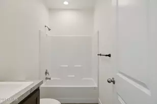 18110 N Amelia Dr, Maricopa, AZ 85139 - Photo 24