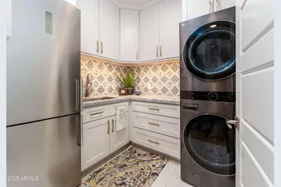 5250 E Deer Valley Drive #304, Phoenix, AZ 85054 - Photo 14