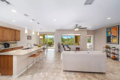 883 N Broken Hills Drive, Green Valley, AZ 85614 - Photo 6