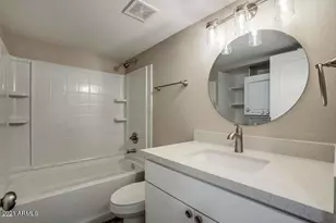 318 E Vine Cir, Mesa, AZ 85210 - Photo 8