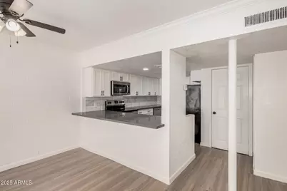 1804 W Tuckey Lane #1, Phoenix, AZ 85015 - Photo 10
