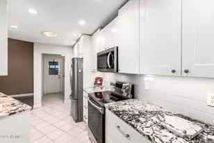 10533 W Ocotillo Dr, Sun City, AZ 85373 - Photo 12