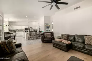 5733 S Amberwood Dr, Chandler, AZ 85248 - Photo 16