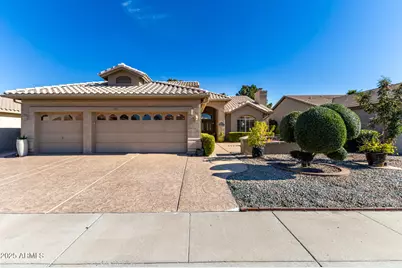 5733 S Amberwood Drive, Chandler, AZ 85248 - Photo 2
