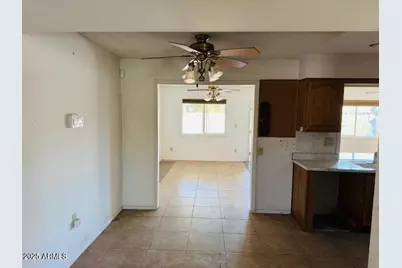 9322 W Hidden Valley Circle N, Sun City, AZ 85351 - Photo 8