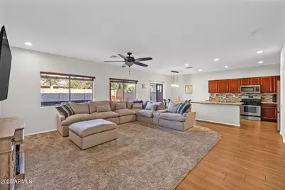 2540 E Misty Willow Lane, Phoenix, AZ 85024 - Photo 8