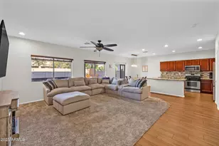 2540 E Misty Willow Ln, Phoenix, AZ 85024 - Photo 8