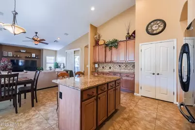 15850 W Mercer Lane, Surprise, AZ 85379 - Photo 14