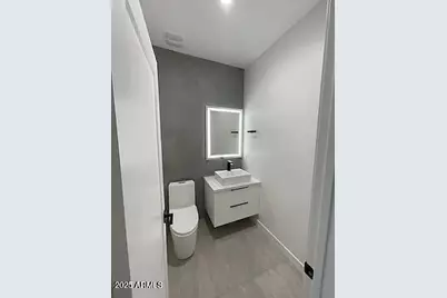 2826 N 28th Place, Phoenix, AZ 85008 - Photo 4