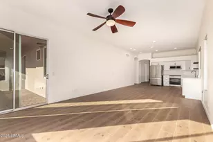 369 W Fairway Pl, Chandler, AZ 85225 - Photo 10