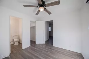 2537 E Willetta St, Phoenix, AZ 85008 - Photo 10