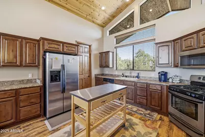 2276 Thunderbird Way, Overgaard, AZ 85933 - Photo 10