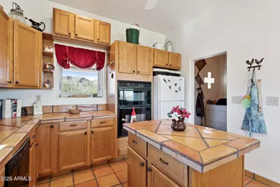 2401 S Coyote Trail, Maricopa, AZ 85139 - Photo 18