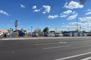 9239 N Cave Creek Rd, Phoenix, AZ 85020 - Photo 4