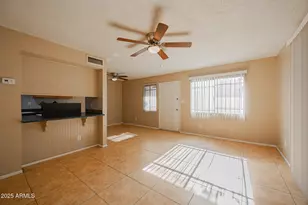 5214 N 42nd Pkwy, Phoenix, AZ 85019 - Photo 10