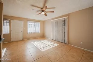 5214 N 42nd Pkwy, Phoenix, AZ 85019 - Photo 12