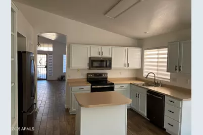 249 W Grovers Avenue, Phoenix, AZ 85023 - Photo 2