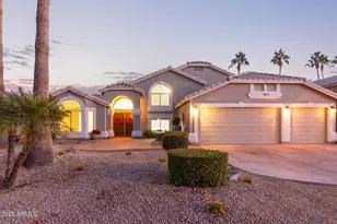 915 W Grand Caymen Dr, Gilbert, AZ 85233 - Photo 2