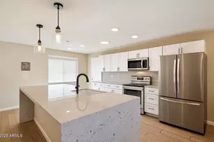 10508 W Kelso Dr, Sun City, AZ 85351 - Photo 2