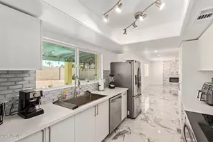 5704 W Purdue Cir, Glendale, AZ 85302 - Photo 16