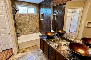 10255 N 12th Pl, Phoenix, AZ 85020 - Photo 12