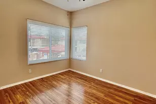 10255 N 12th Pl, Phoenix, AZ 85020 - Photo 14