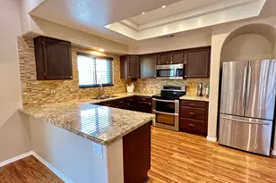 10255 N 12th Pl, Phoenix, AZ 85020 - Photo 8