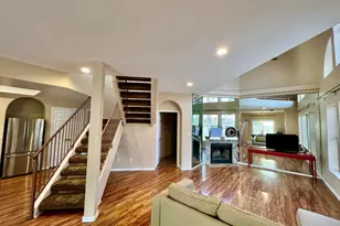 10255 N 12th Pl, Phoenix, AZ 85020 - Photo 2