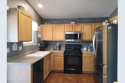 1124 W Nancy Lane, Phoenix, AZ 85041 - Photo 2