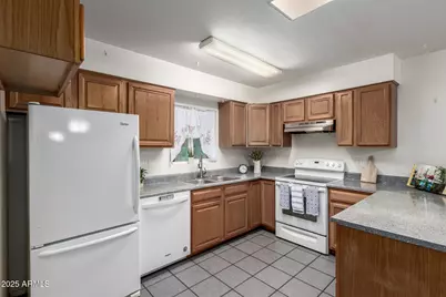 2828 N 72nd Avenue, Phoenix, AZ 85035 - Photo 10