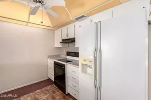 11046 W Campana Dr, Sun City, AZ 85351 - Photo 10