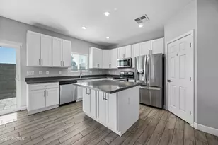 1013 E Odeum Ln, Phoenix, AZ 85040 - Photo 8
