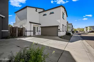 1013 E Odeum Ln, Phoenix, AZ 85040 - Photo 1