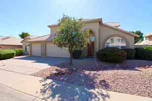 4237 E Rockledge Rd, Phoenix, AZ 85044 - Photo 2