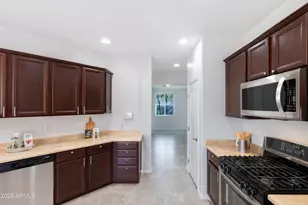 17366 W Fetlock Trail, Surprise, AZ 85387 - Photo 8