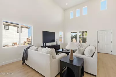 1910 S Portland Avenue, Gilbert, AZ 85295 - Photo 4