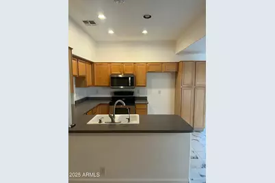 15761 N 77th Avenue, Peoria, AZ 85382 - Photo 2