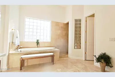 136 E Desert Wind Drive, Phoenix, AZ 85048 - Photo 32