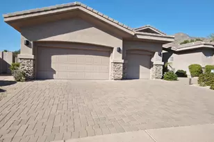 136 E Desert Wind Dr, Phoenix, AZ 85048 - Photo 2