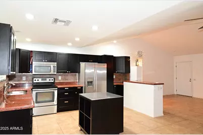 17811 N 136th Court, Sun City West, AZ 85375 - Photo 2