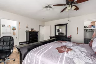 7137 W Mercer Ln, Peoria, AZ 85345 - Photo 16