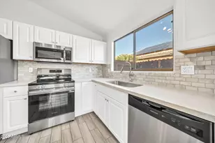 16343 N Oachs Dr, Surprise, AZ 85374 - Photo 14